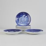 564427 Christmas plates